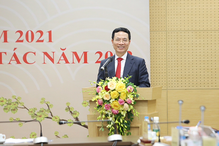 Bộ trưởng Nguyễn Mạnh Hùng nói về sự khác nhau giữa công nghệ thông tin và chuyển đổi số