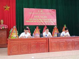 Đảng bộ xã Mỹ Lộc tổ chức Lễ trao huy hiệu Đảng đợt 03/2 và 19/5 . Sơ kết thực hiện nhiệm vụ chính trị 6 tháng đầu năm, phương hướng nhiệm vụ 6 tháng cuối năm 2021.
